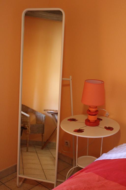 クリュニー Ferme De La Corbette Bed & Breakfast 部屋 写真