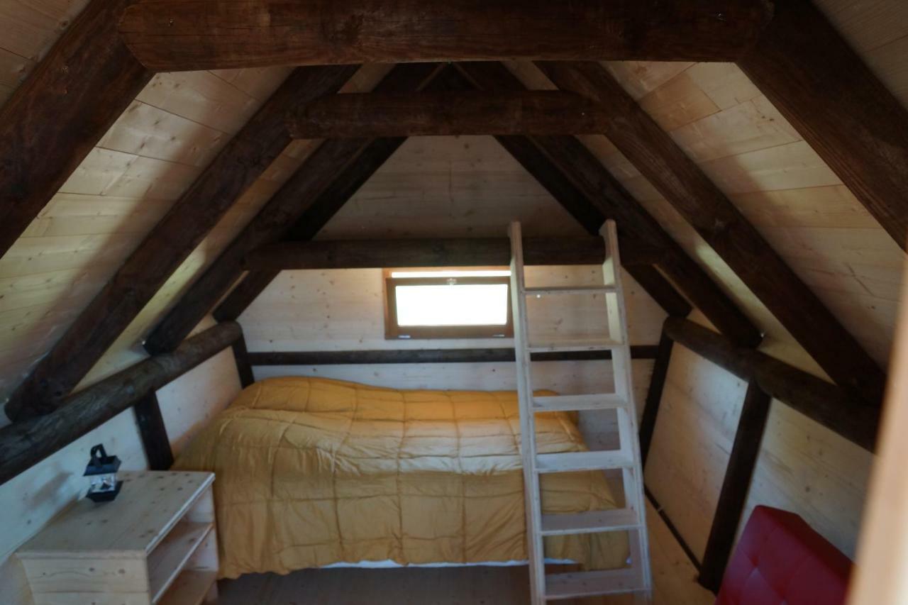 クリュニー Ferme De La Corbette Bed & Breakfast エクステリア 写真